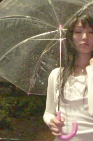 Asian Girl Standing Under Umbrella Picked Up And Fucked On Round Bed